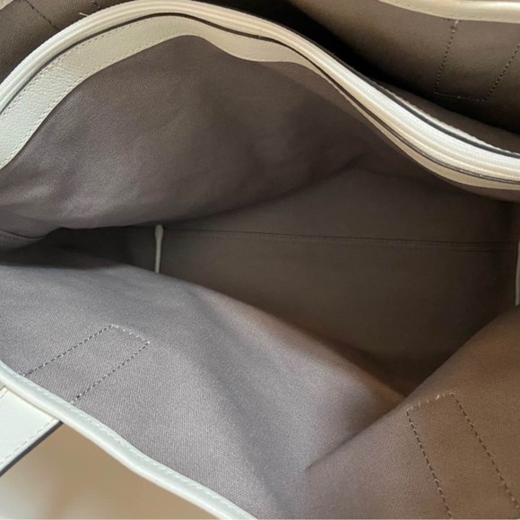 Kate Spade Ash Street Logo- NWT - Picture 3 of 4